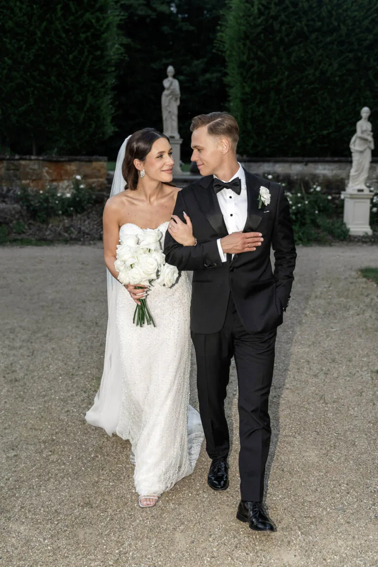 Plenerowy ślub kościelny | Mała Wieś